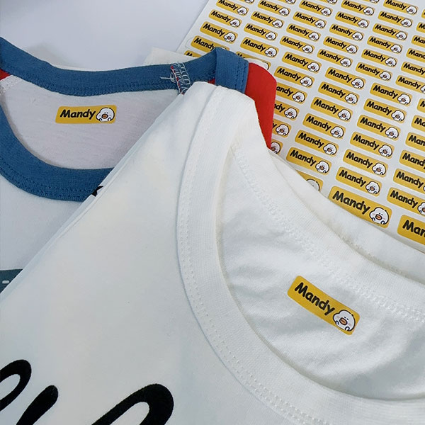 Pegar en etiquetas de ropa